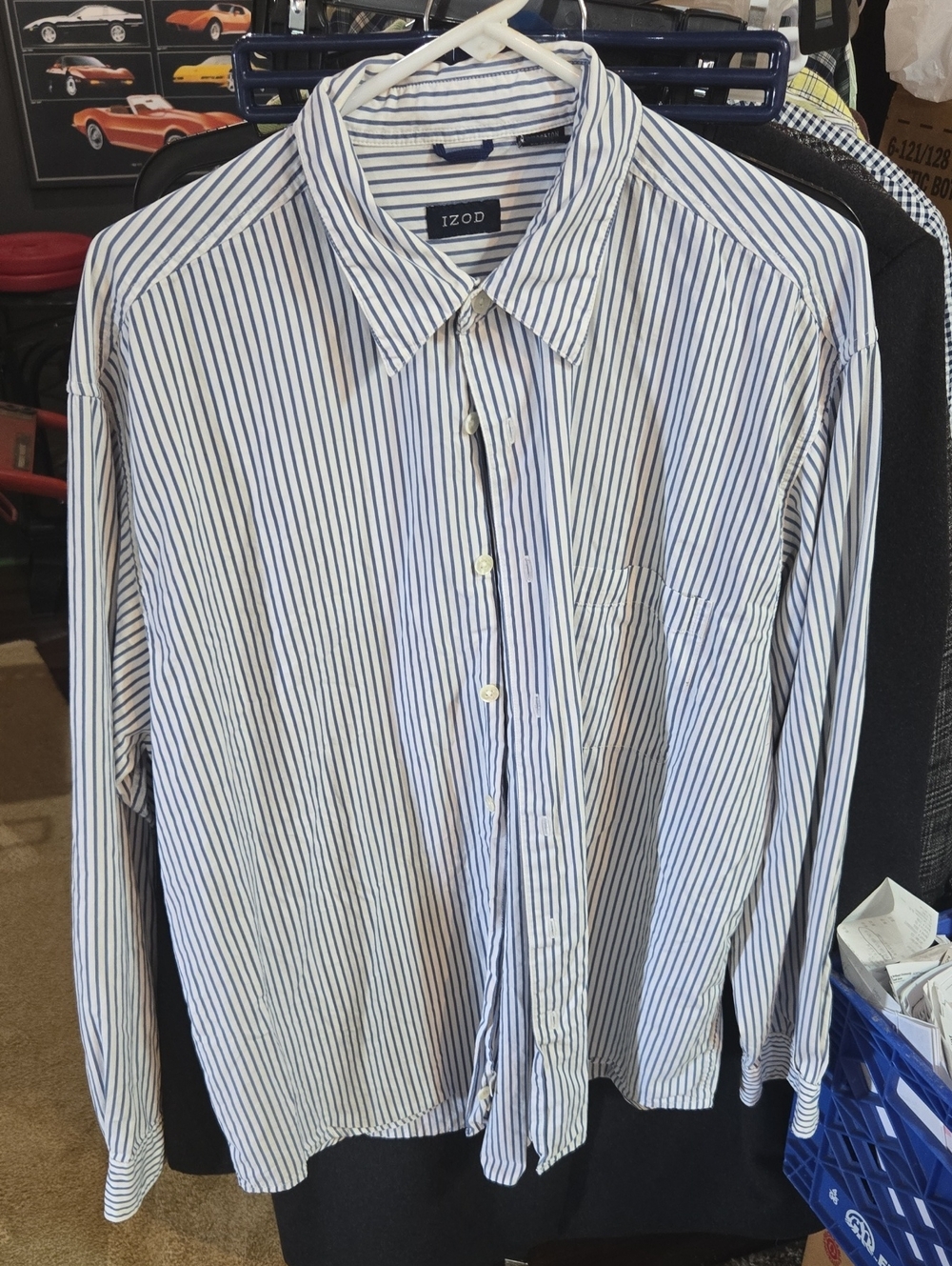 Nwot Izod Men’s Blue and White Vertical Stripe Button-Up Shirt Large